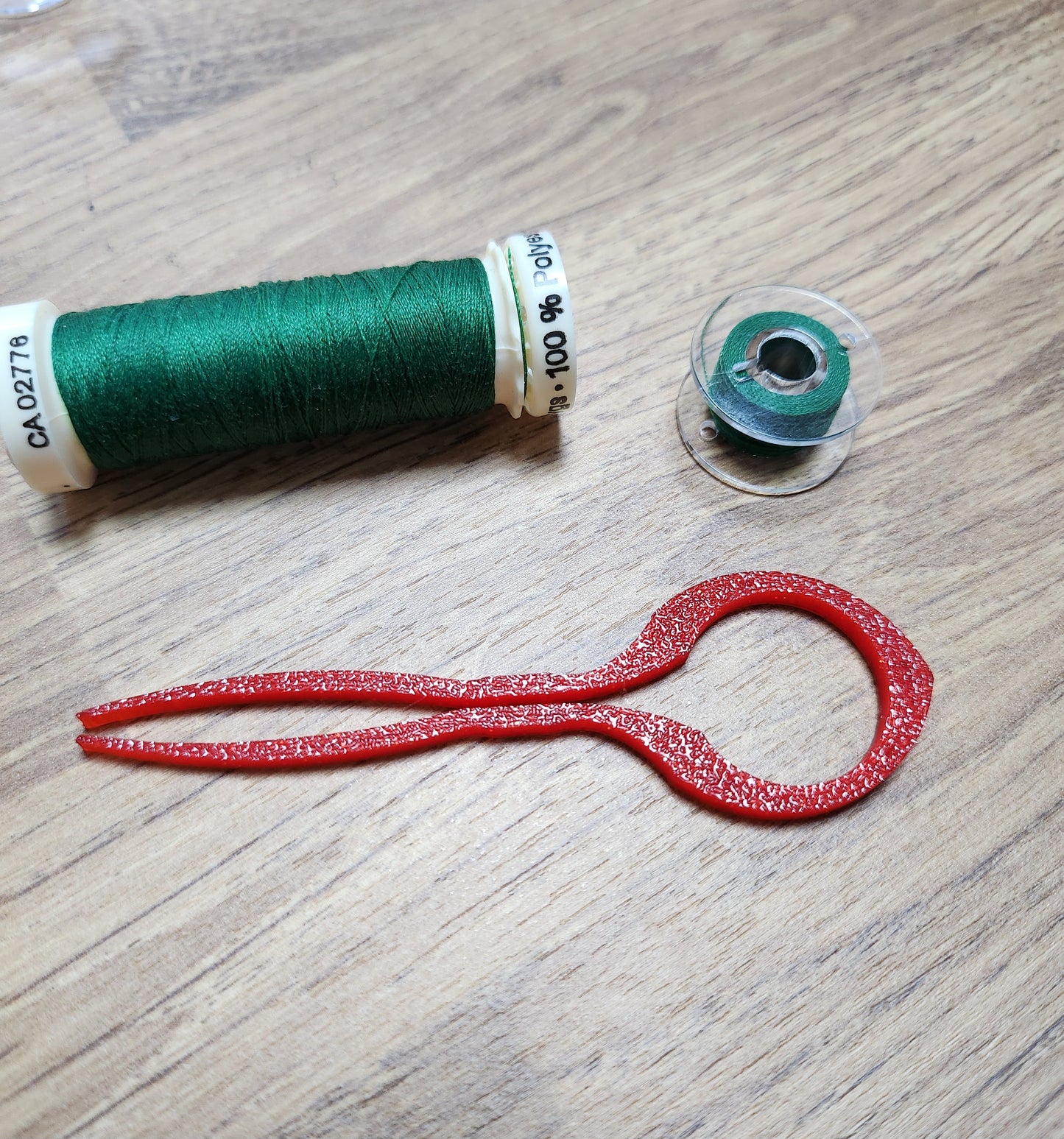 Travel Bobbin & Thread Holder